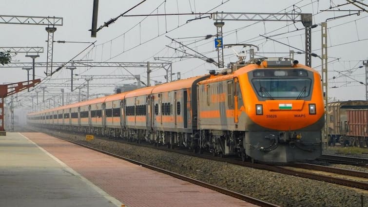 How the entire train stops from pulling just one chain, know the technology behind it